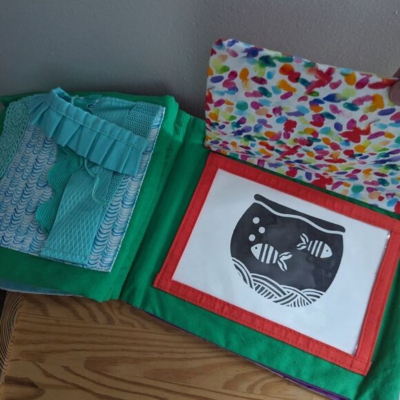 Lovevery soft book charmer looker - Picture 4 of 6